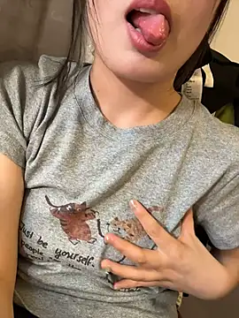 Faye-baby online show from May 15, 2026, 10:11 am