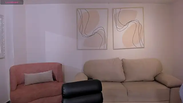 HazelGarrett online show from April 30, 2026, 10:54 am