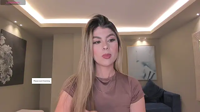 MiaSilvaX online show from May 25, 2026, 10:54 am
