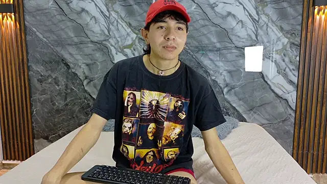 NoahWalker   online show from May 5, 2026, 11:07 am