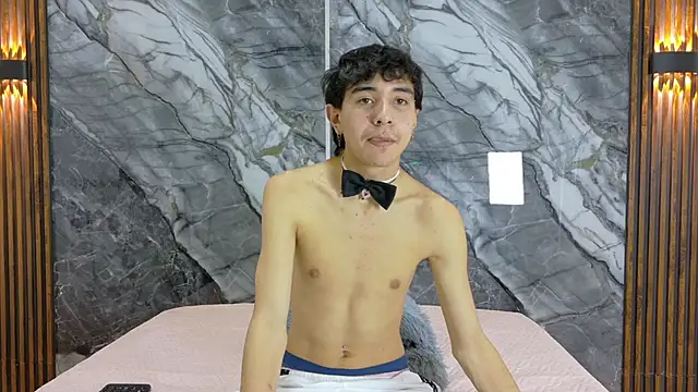 NoahWalker   online show from May 7, 2026, 3:45 am