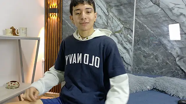 Snapshot of NoahWalker__ chatting on June 4, 2026, 11:05 am NoahWalker online show from June 4, 2026, 11:05 am