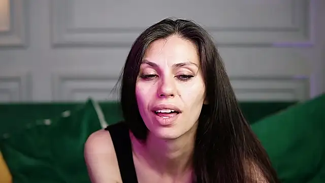 LucyBook online show from May 13, 2026, 6:16 pm