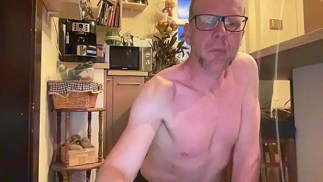 Snapshot of o_florian_o1 chatting on May 10, 2026, 7:08 pm o florian o1 online show from May 10, 2026, 7:08 pm
