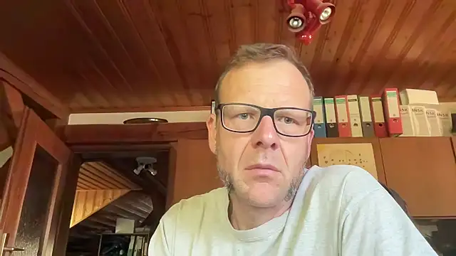 Snapshot of o_florian_o1 chatting on May 26, 2026, 5:25 am o florian o1 online show from May 26, 2026, 5:25 am