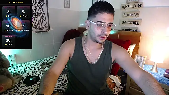 Snapshot of andders_ chatting on June 9, 2026, 11:38 pm andders online show from June 9, 2026, 11:38 pm