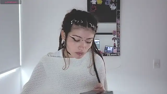 Snapshot of giulietta_monsalve chatting on April 19, 2026, 2:49 pm giulietta monsalve online show from April 19, 2026, 2:49 pm