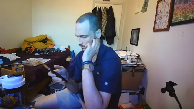 Snapshot of JohnnyMoves chatting on June 11, 2026, 12:08 am JohnnyMoves online show from June 11, 2026, 12:08 am