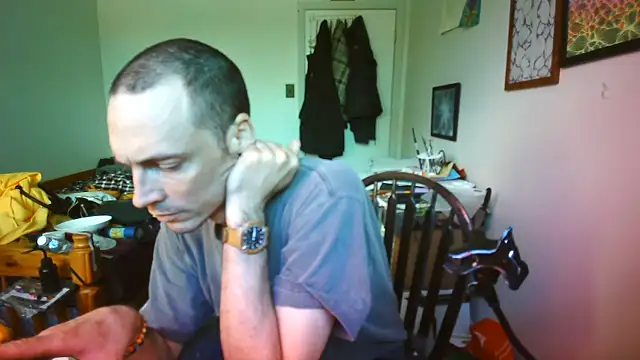 Snapshot of JohnnyMoves chatting on June 15, 2026, 7:16 pm JohnnyMoves online show from June 15, 2026, 7:16 pm