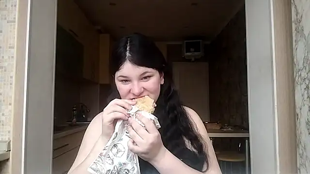 BeatriceMolands online show from April 24, 2026, 7:22 am