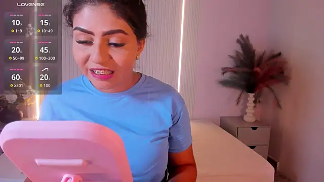 LucyWild8 online show from July 6, 2026, 8:11 pm