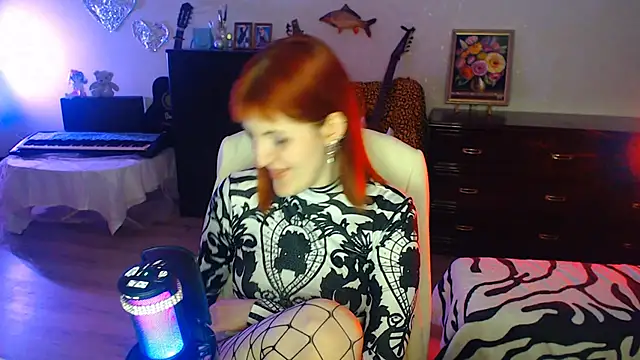 ConchitaMesser online show from May 11, 2026, 7:55 pm
