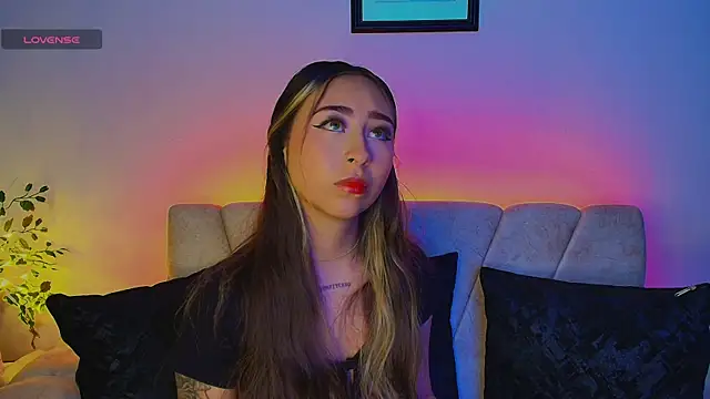 Snapshot of Cloe_martinezz_ chatting on May 13, 2026, 10:17 pm Cloe martinezz online show from May 13, 2026, 10:17 pm