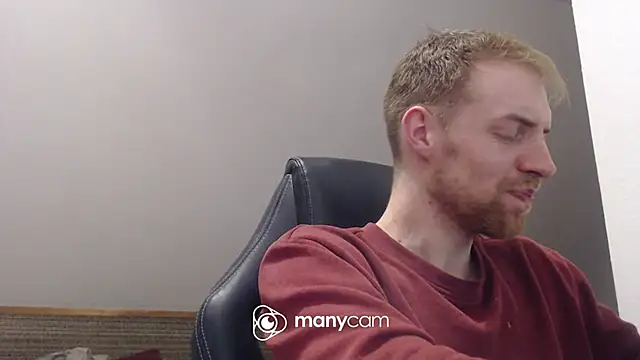 Snapshot of Milkyman7 chatting on November 7, 2025, 10:21 pm Milkyman7 online show from November 7, 2025, 10:21 pm