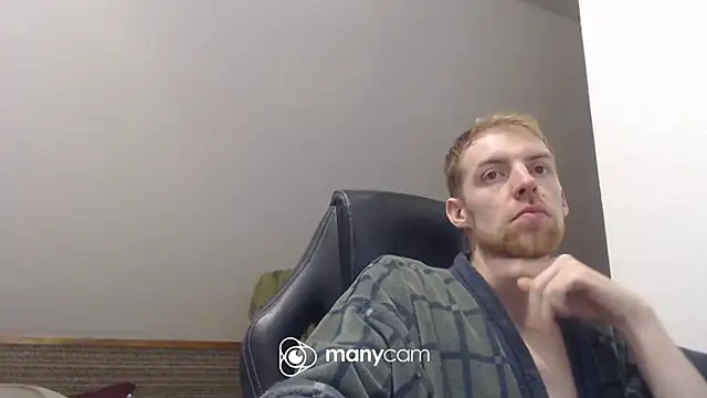 Snapshot of Milkyman7 chatting on November 15, 2025, 8:49 pm Milkyman7 online show from November 15, 2025, 8:49 pm