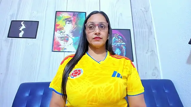 Miss Bobbiess online show from June 27, 2026, 7:41 pm