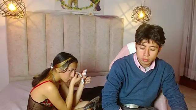 Snapshot of mrandmrsvixencs chatting on May 13, 2026, 2:58 pm mrandmrsvixencs online show from May 13, 2026, 2:58 pm