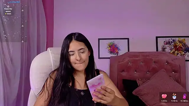 Maggiee 1 online show from June 25, 2026, 7:18 pm