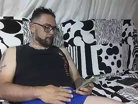 CarlossexVen online show from April 19, 2026, 1:49 am