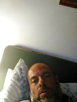 Snapshot of merenda2105 chatting on May 22, 2026, 6:42 am merenda2105 online show from May 22, 2026, 6:42 am