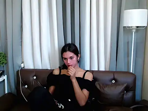 Snapshot of marie_castro chatting on May 18, 2026, 4:07 am marie castro online show from May 18, 2026, 4:07 am