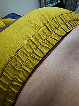 pikachu1  online show from April 26, 2026, 2:59 pm