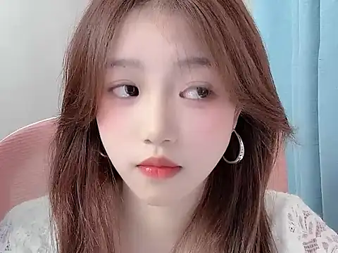 TwinXXbaby online show from April 17, 2026, 9:45 am