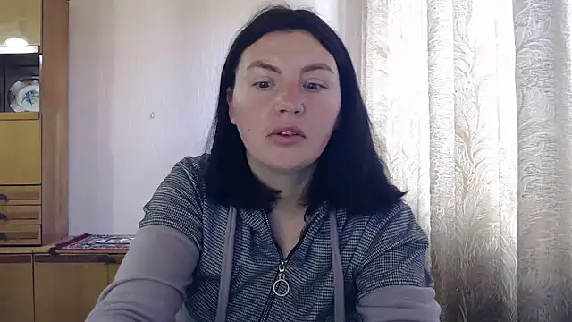 AlinaxJames online show from April 24, 2026, 7:44 am
