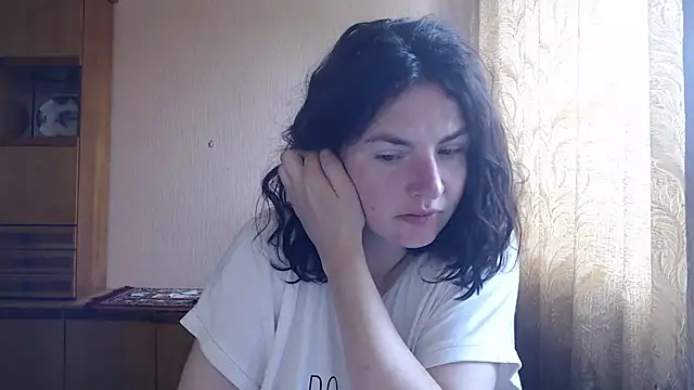 Snapshot of AlinaxJames chatting on July 10, 2026, 8:18 am AlinaxJames online show from July 10, 2026, 8:18 am