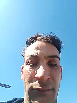 Zoltan223567 online show from April 18, 2026, 12:31 pm