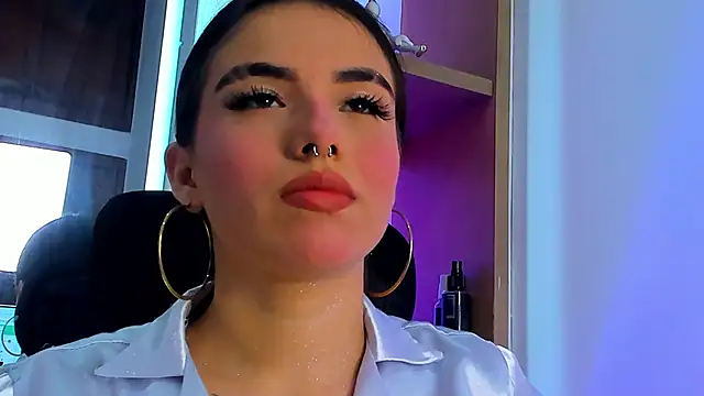 Snapshot of isabella_hv chatting on June 5, 2026, 6:46 pm isabella hv online show from June 5, 2026, 6:46 pm