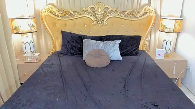 OliviaRoxy online show from June 3, 2026, 12:52 pm