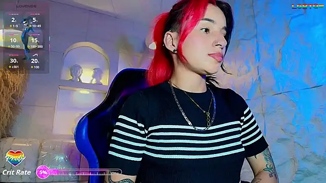 Snapshot of Moon_Red_r chatting on July 1, 2026, 7:57 pm Moon Red r online show from July 1, 2026, 7:57 pm