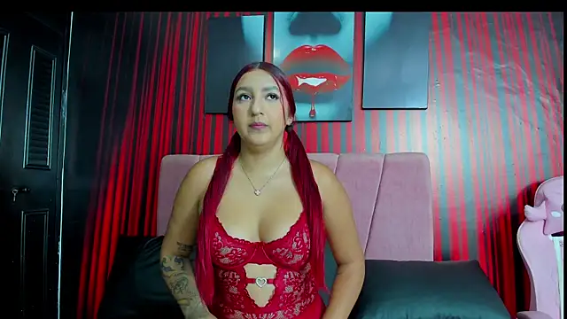 Lunadorada18 online show from April 21, 2026, 11:27 am