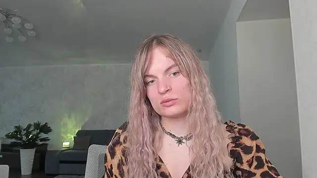 milliKira006 online show from April 20, 2026, 3:04 pm