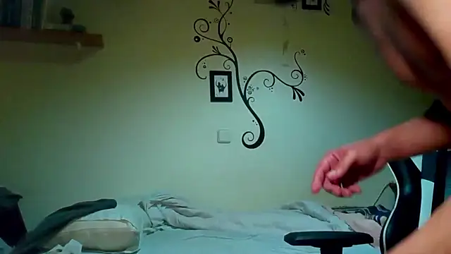 wankdick online show from April 13, 2026, 4:23 pm