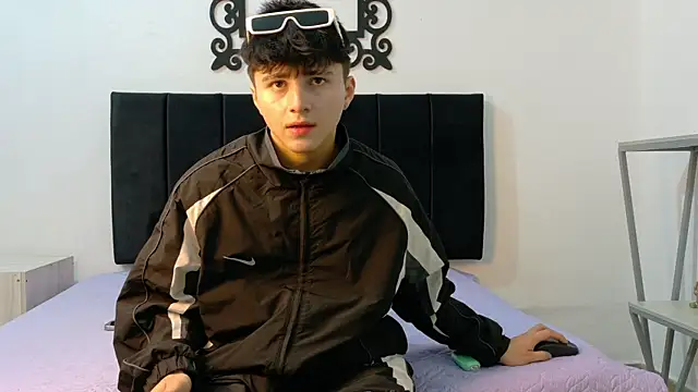 Snapshot of LunayDream chatting on June 25, 2026, 11:59 am LunayDream online show from June 25, 2026, 11:59 am