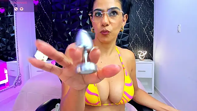 MandyFisher online show from July 11, 2026, 7:49 pm