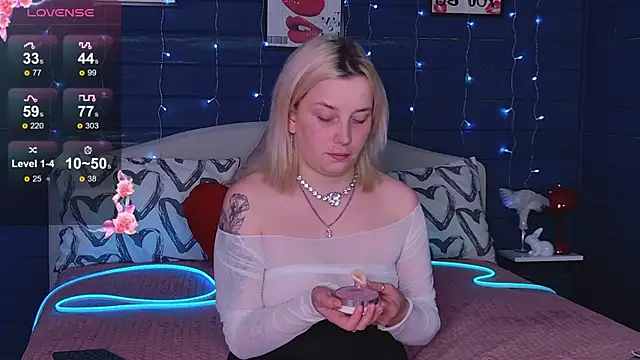 Crystal  Jull online show from May 14, 2026, 10:16 pm