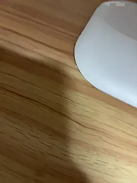 qiqi202602 online show from April 28, 2026, 10:42 am