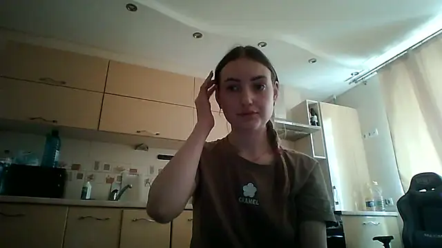 Lisanta online show from May 4, 2026, 12:12 pm