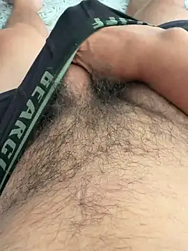 juliomfar69 online show from July 14, 2026, 8:58 pm