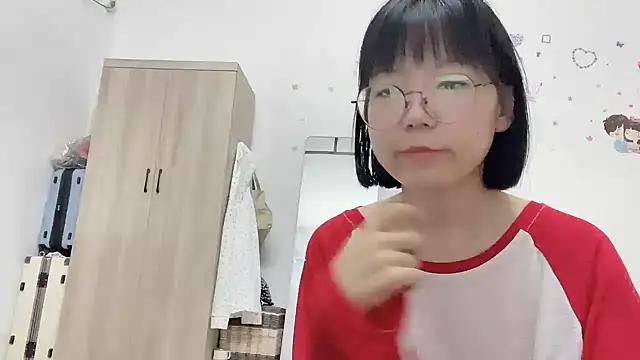 Belle-LL online show from May 11, 2026, 4:04 pm