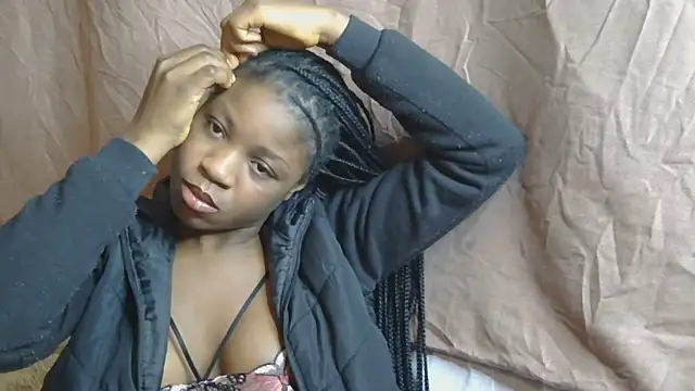 Snapshot of julianaa19 chatting on May 14, 2026, 2:18 am julianaa19 online show from May 14, 2026, 2:18 am