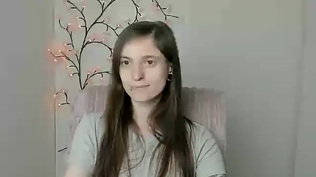 Snapshot of Luna_Tantra chatting on May 22, 2026, 7:26 am Luna Tantra online show from May 22, 2026, 7:26 am