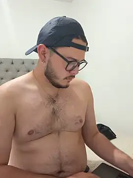 SubBoy bear online show from April 24, 2026, 2:36 am