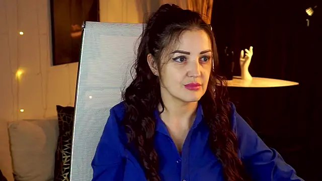 Snapshot of AureliaVane chatting on May 22, 2026, 6:35 pm AureliaVane online show from May 22, 2026, 6:35 pm