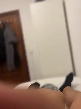 andresgh10 online show from April 20, 2026, 6:20 pm