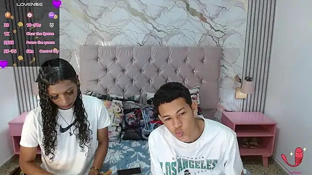 Mia Hiills online show from May 11, 2026, 12:44 pm