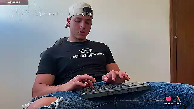 Snapshot of Maxx_valiant chatting on May 31, 2026, 7:37 pm Maxx valiant online show from May 31, 2026, 7:37 pm